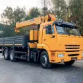 Бортовой КАМАЗ 43118 (6х6) с КМУ XCMG SQS200-6, двигатель Cummins, спальное место — фото с Авито