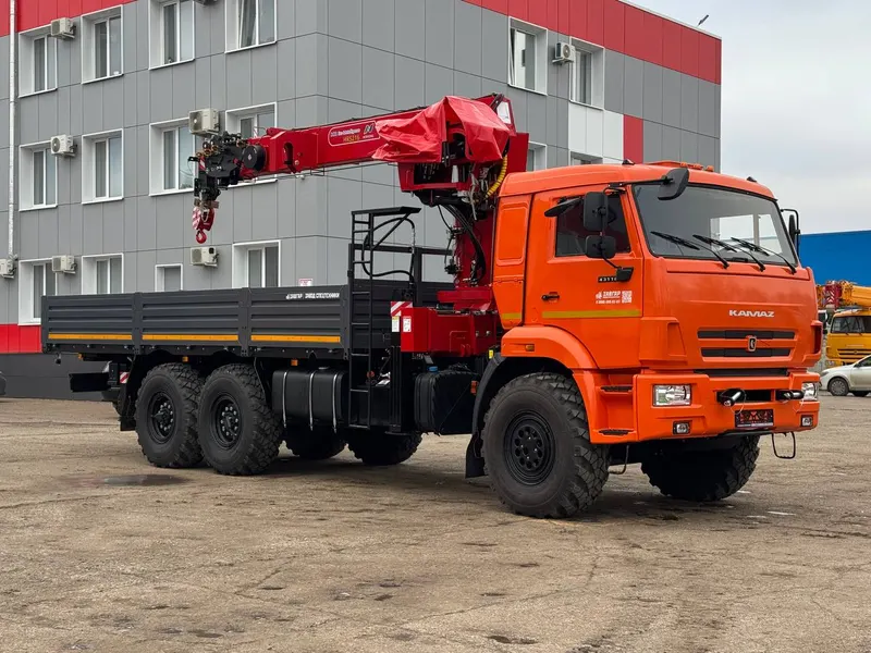 Бортовой КАМАЗ-43118 6×6 с КМУ HORYONG HRS216 со спальным местом — фото 1
