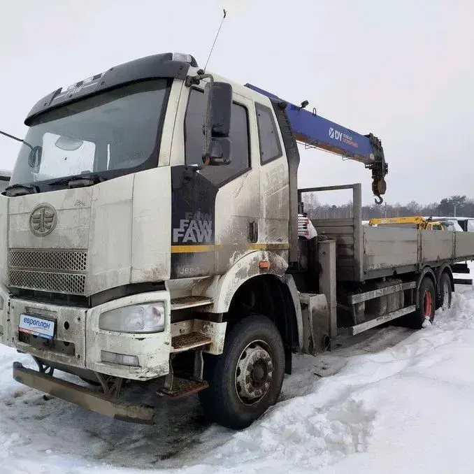 Бортовой FAW J6L 4*2 с КМУ DONGYANG SS2036 — фото с Авито